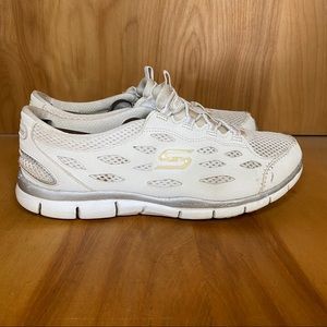 Womens 7.5 Skechers Gratis Comfort Sneakers TSS0115